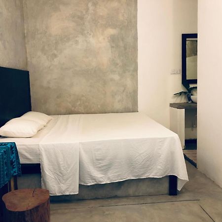Haus 35 Bed & Breakfast Weligama Ngoại thất bức ảnh