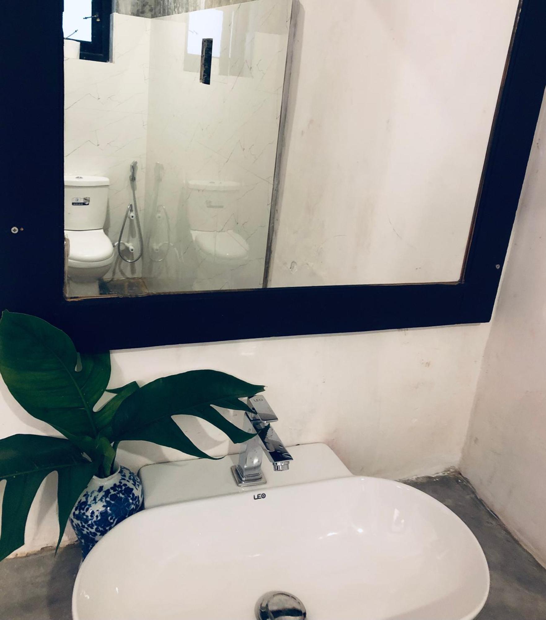 Haus 35 Bed & Breakfast Weligama Ngoại thất bức ảnh
